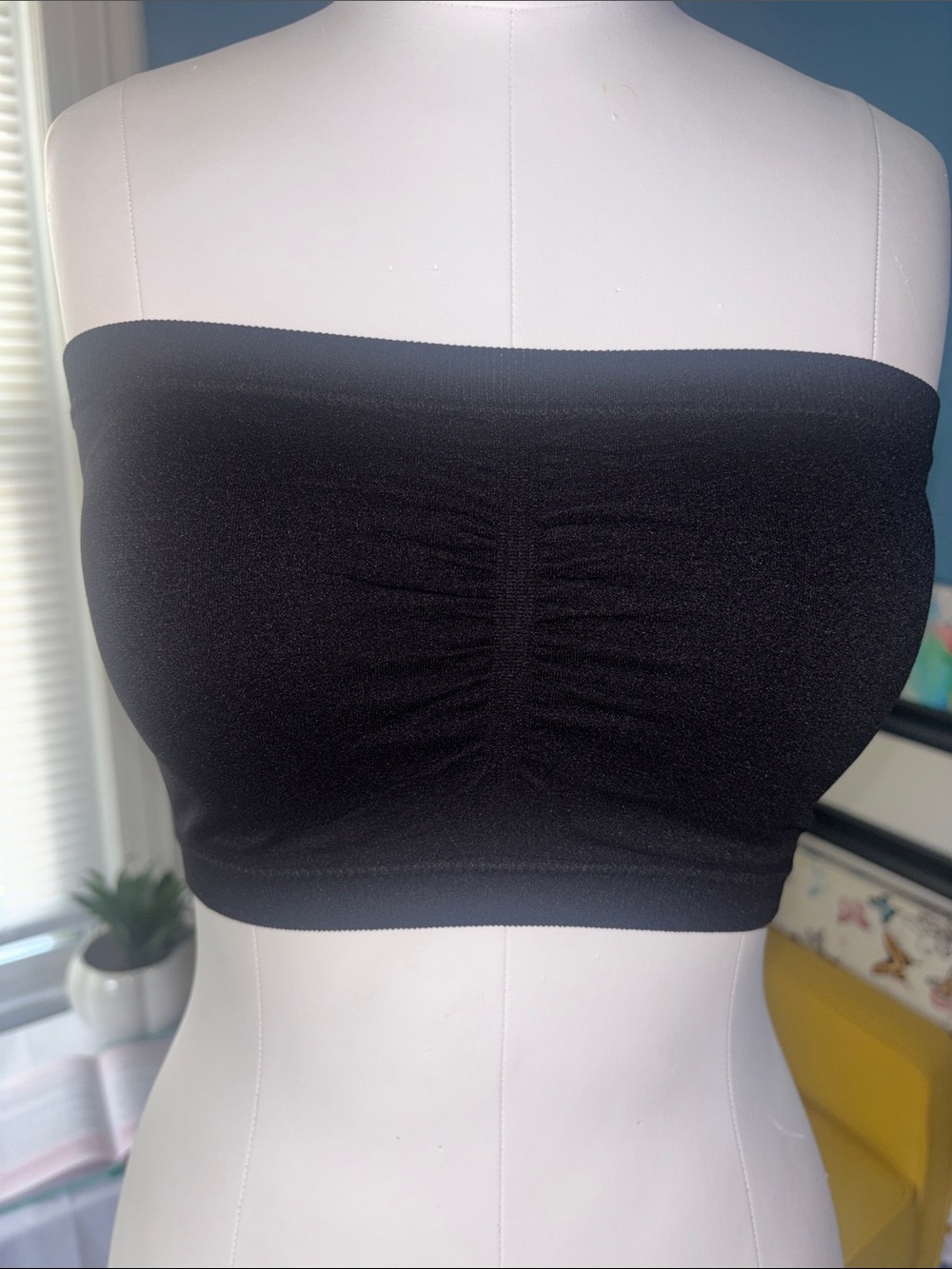 Seamless Black Strapless Bandeau